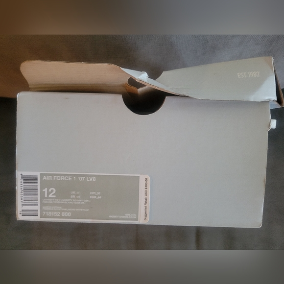 NIKE AIR FORCE 1 '07 LV8 UNIVERSITY RED SIZE 718152 600 US 12 - Picture 2 of 4